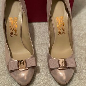 Rose gold Salvatore Ferragamo pumps